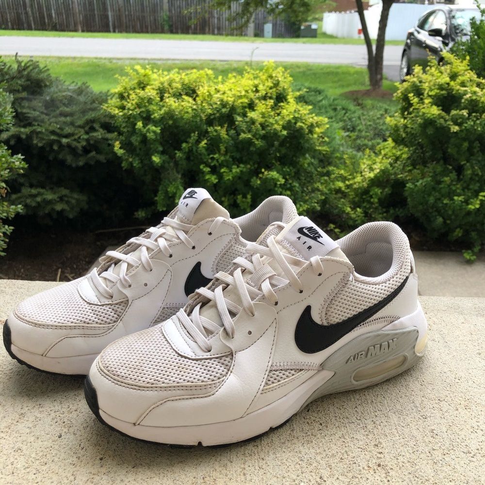 White/Black Nike Airmax Excee